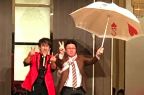 企業イベントでの傘を使ったステージマジック