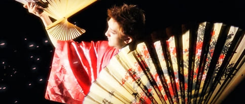 外国人やお堅い場面で人気日本の伝統芸「和妻」が見られる